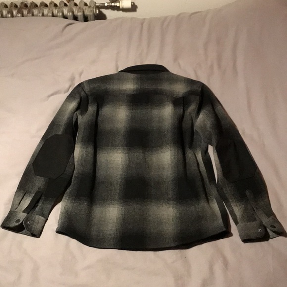 Roark Mens Small flannel shirt jacket. Charcoal, poly, wool, acrylic blend. - Picture 6 of 11